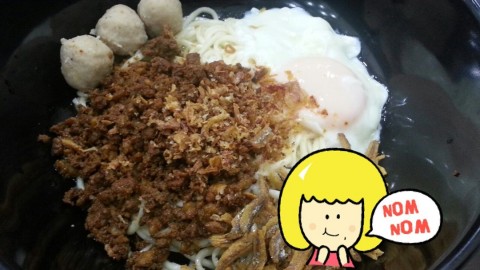 noodle & soup-av, bak chor & ikanbilis - ho ciak. egg - no taste 