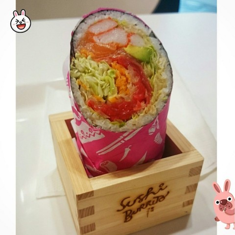 imagine a big sushi roll!! Very nice with lots of veggie n  salmon 