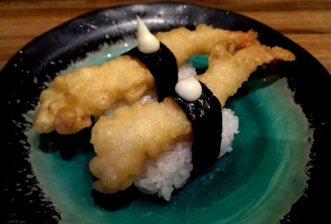 Yummy! But a full-size ebi tempura will be more shiok :P