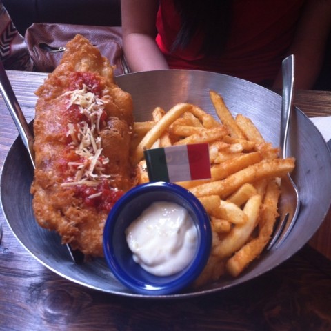 Fish & chips with tomato sauce