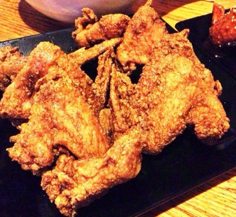 Glorious fried chicken wingssss!