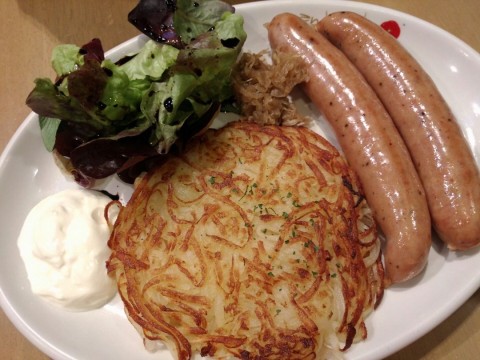 love the rosti! portion can be slightly more. the sausages are juicy!
