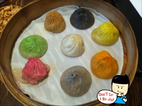 Colorful xiao long bao in different flavours! Pleasing to the eyes!