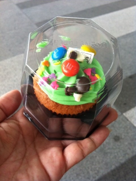 This pretty cup cake for my niece graduation. She decorated it her self. From twelve cup cakes