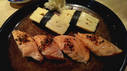 My fav aburi salmon sushi! The tamago was good too! :D