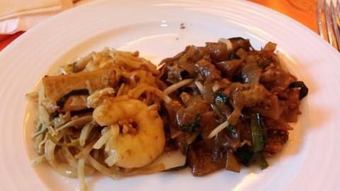 Phad thai vs Chinese Fried Kway Teow.