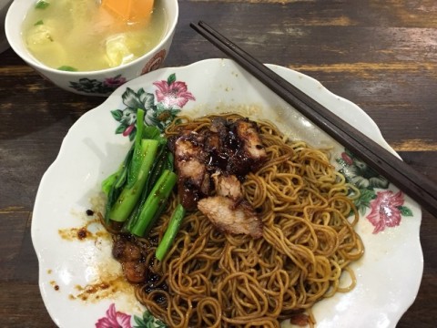 For the black wanton mee lovers, char siew and wanton are delicious, black sauce slightly sweet. 