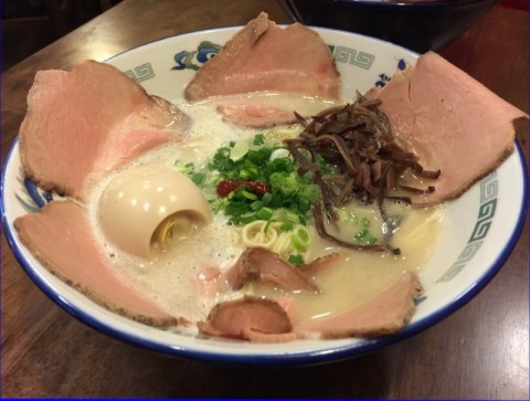 Tonkatsu Ikkyu - Similar broth as Ikkousha but the sliced meat is tougher. Why Ikkousha ceased operation at Changi Airport? 😩
