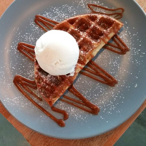 Half waffles not on the menu. But was pleased the owner agreed to do half for me. warm and crisp with yummy vanilla ice cream n caramel sauce. waffelicious!😋