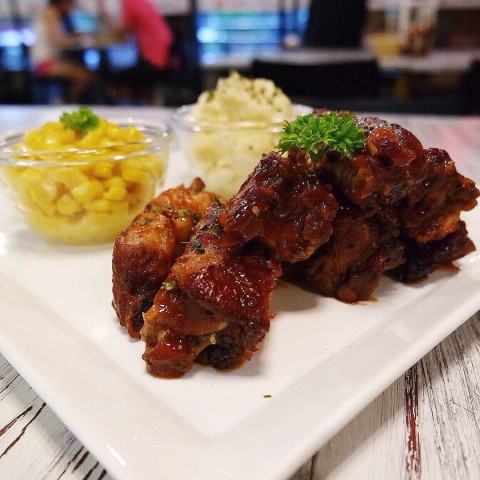 Enjoyed the Signature BBQ Pork Ribs, it was a lip-smacking dish! 👍🏼 A cosy place with wonderful service, we definitely enjoyed ourselves this evening. 