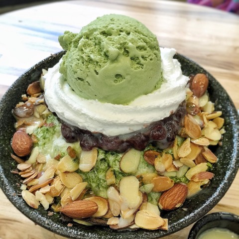 Smooth shaved ice with scoop of matcha ice cream, sweeten red bean and toasted nuts👍