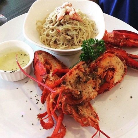 The lobster is fresh~ make the whole dish look fantastic!!