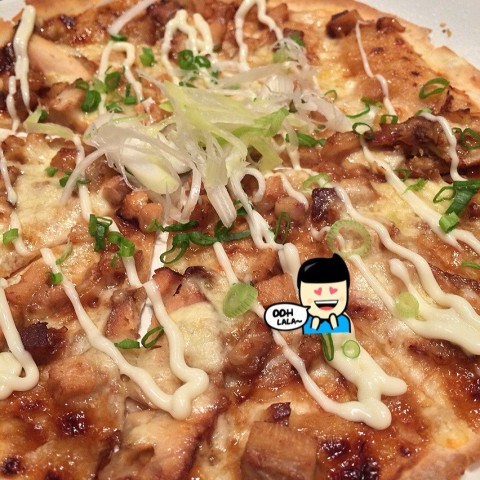 Always in love with Watami wafu pizza. Thin crust with super lots of meat