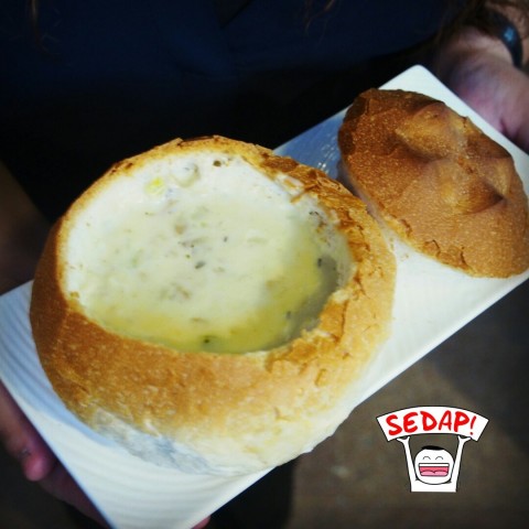 We may have found a new conductor of heat, especially for Chowders! 

The New England Clam Chowder was a delightfully hearty dish, rich and creamy 😍 Perhaps, perfect for our current windy nights! 