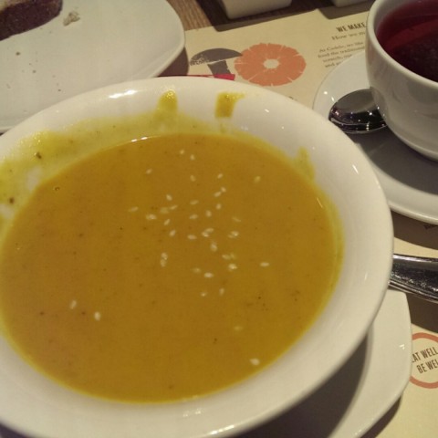 The combi of curry & pumpkin is ingenious! Will def order this again.