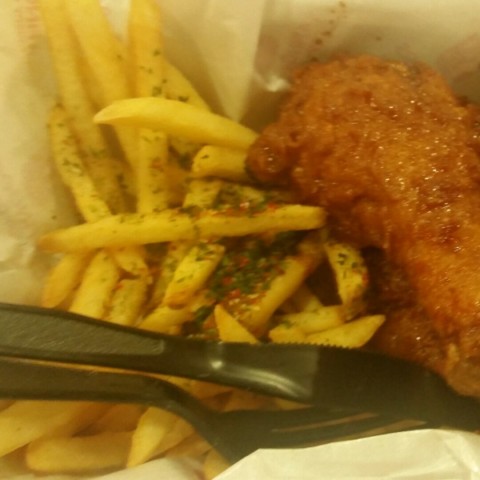 i love their soya sauce chicken drumsticks which is saltish sweet paired with crispy seaweed fries.