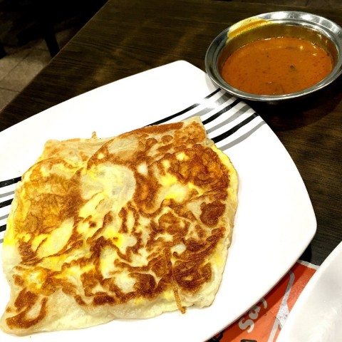 Surprisingly good!!! Some egg pratas are really thick, but this Egg prata is thin with egg, cooked just the way I like it! 